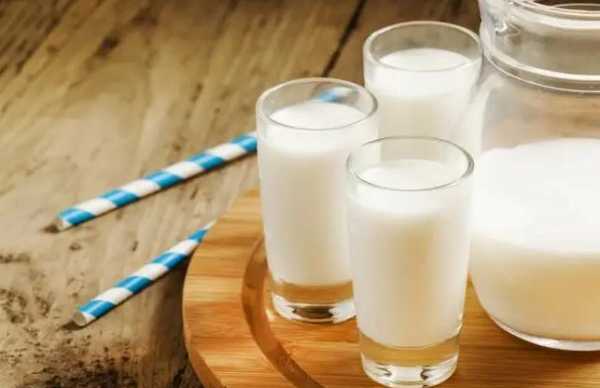缺钙喝泡牛奶有用吗（缺钙喝泡牛奶有用吗女性）